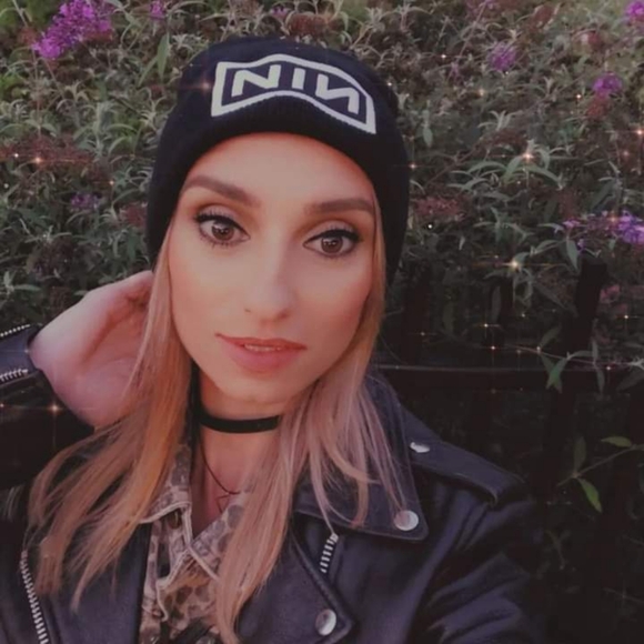 Meet your Posher, Angela - Picture 3 of 3